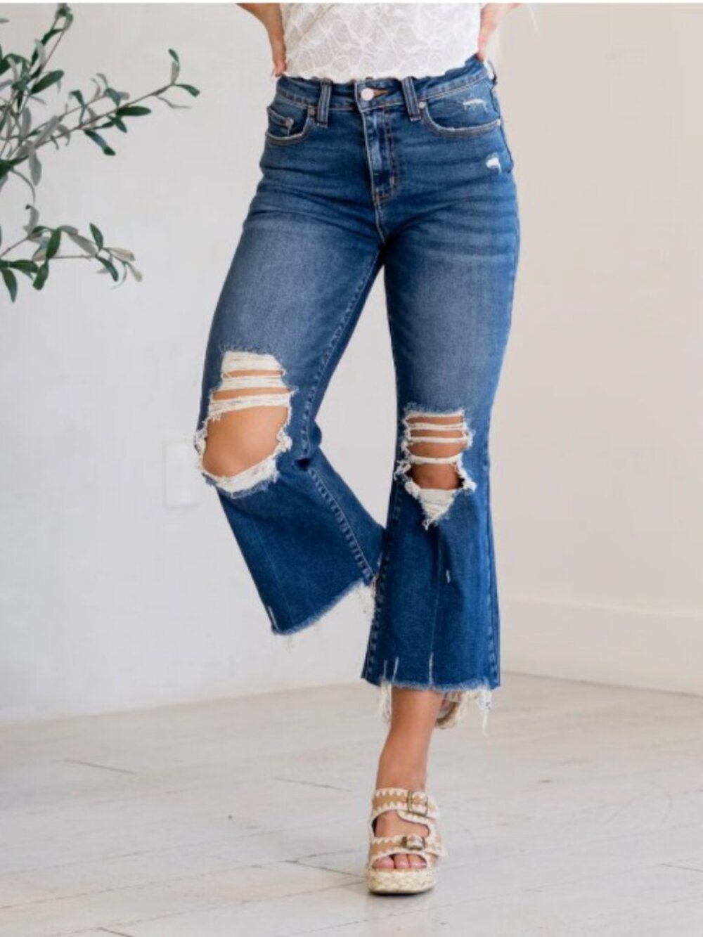 NWT Zenana Brooklyn Mid Rise Distressed Cropped Fit